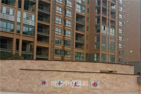 城中宝鼎二期3室2厅2卫136m2精装修